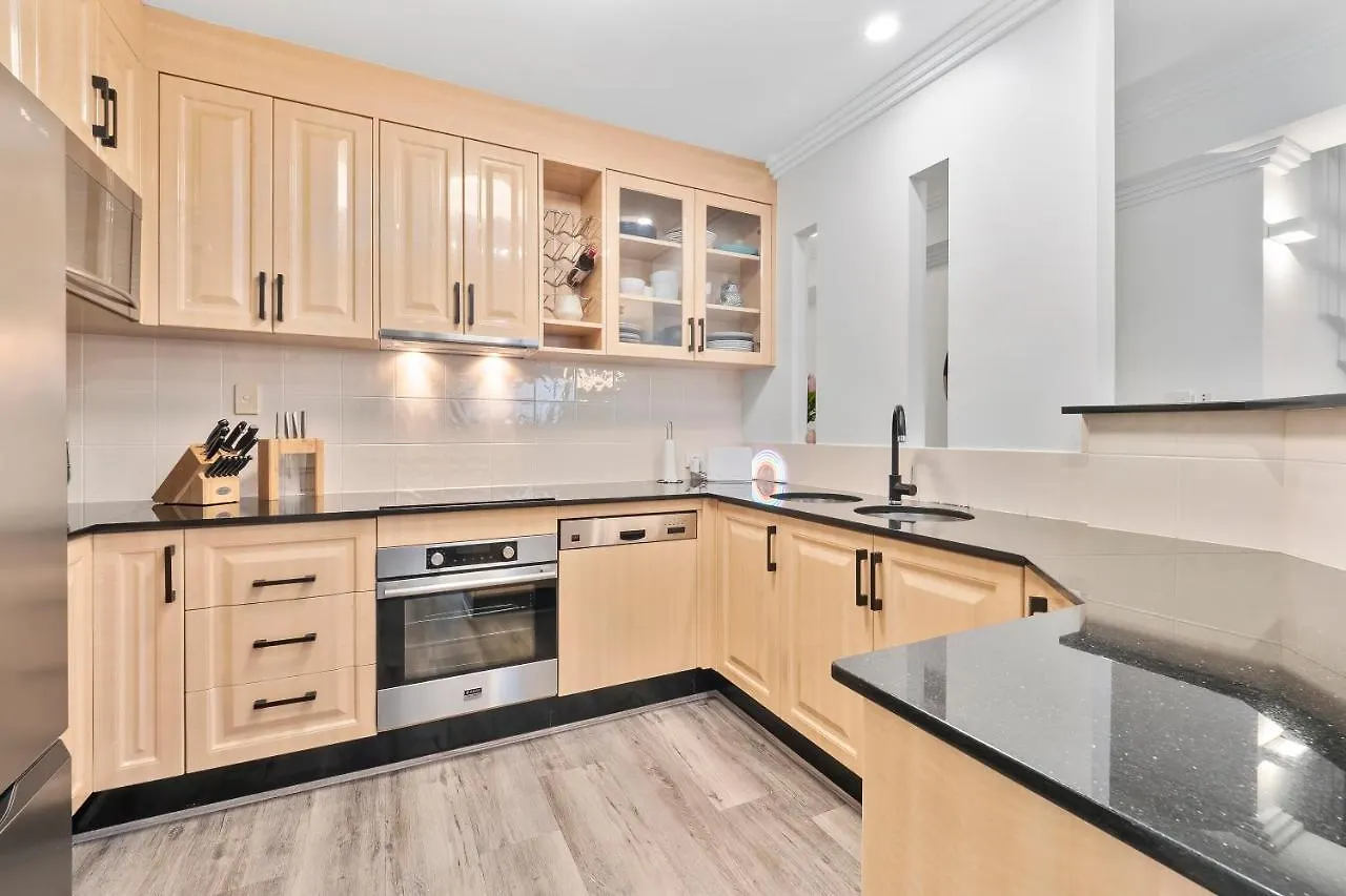 Luxury Oceanview Penthouse Cairns City Australia