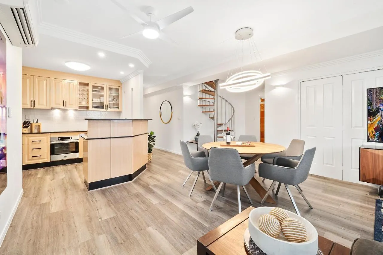 Luxury Oceanview Penthouse Cairns City 0*,