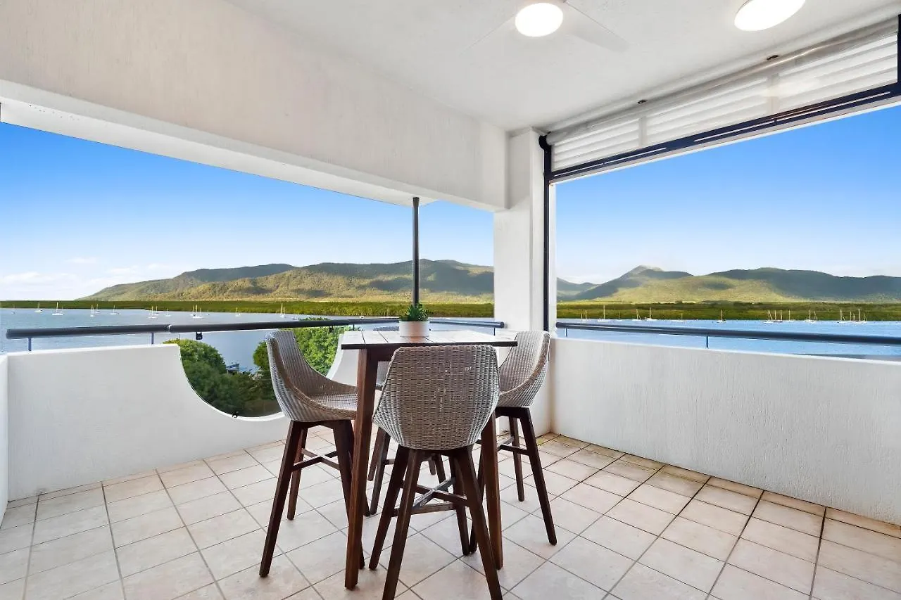 Apartment Luxury Oceanview Penthouse Cairns City