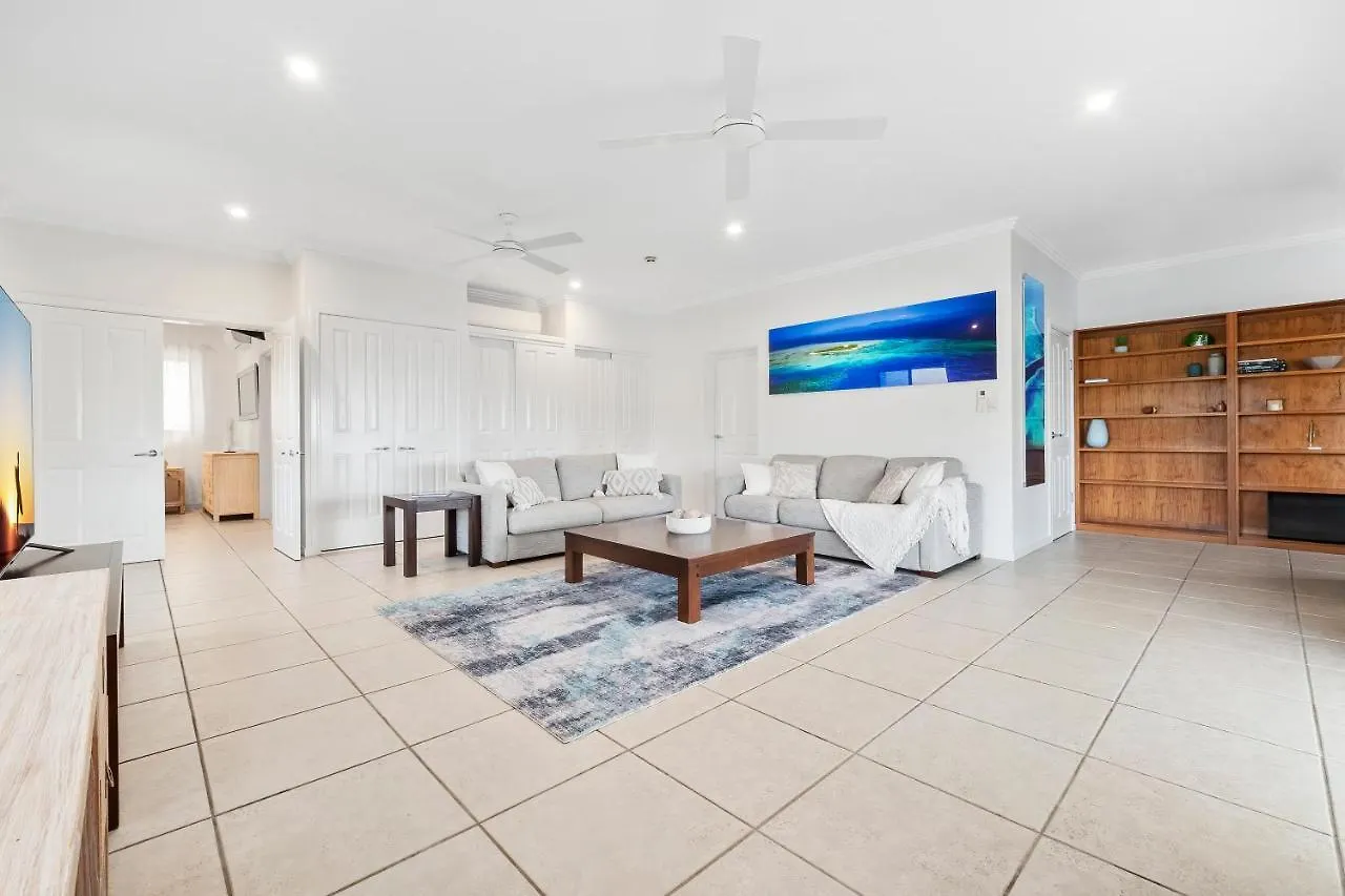 Luxury Oceanview Penthouse Cairns City