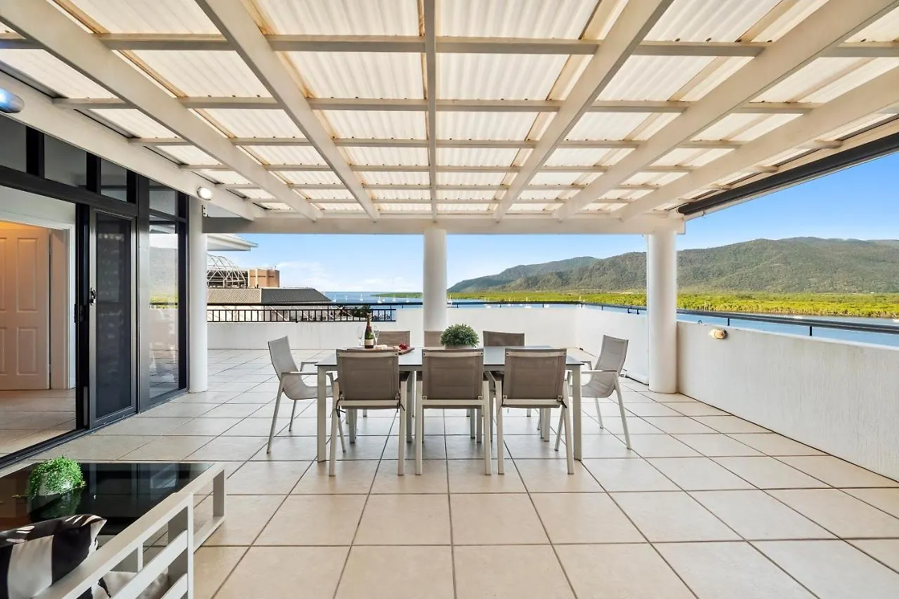 Luxury Oceanview Penthouse Cairns City