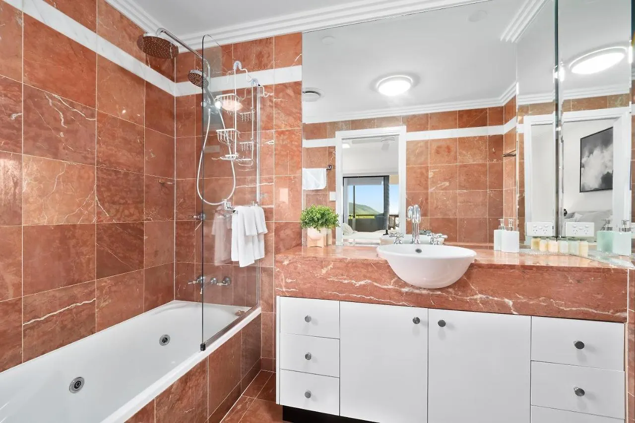 Apartment Luxury Oceanview Penthouse Cairns City Australia