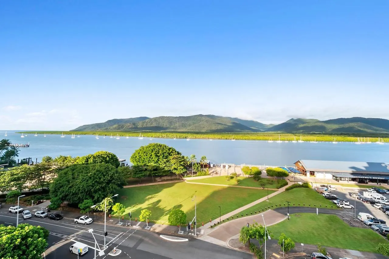 Apartment Luxury Oceanview Penthouse Cairns City