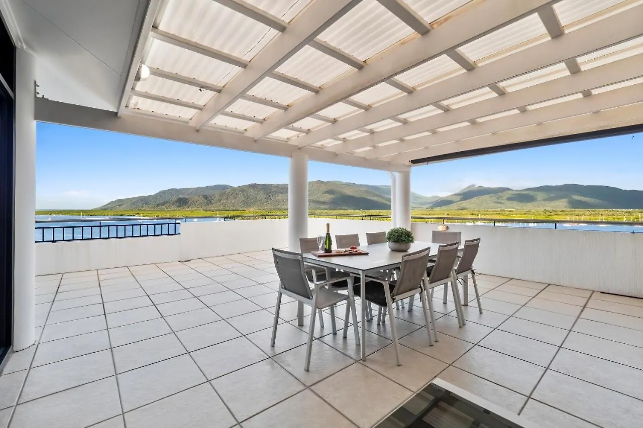 Apartment Luxury Oceanview Penthouse Cairns City